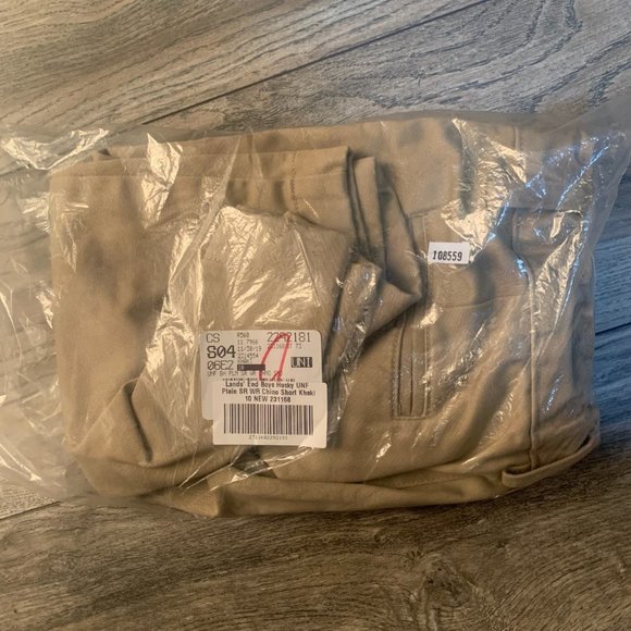 NWT LANDS' END UNIFORM PLAIN STAIN/WRINKLE RESISTANT CHINO SHORTS KHAKI 10H, 18H - Picture 4 of 9